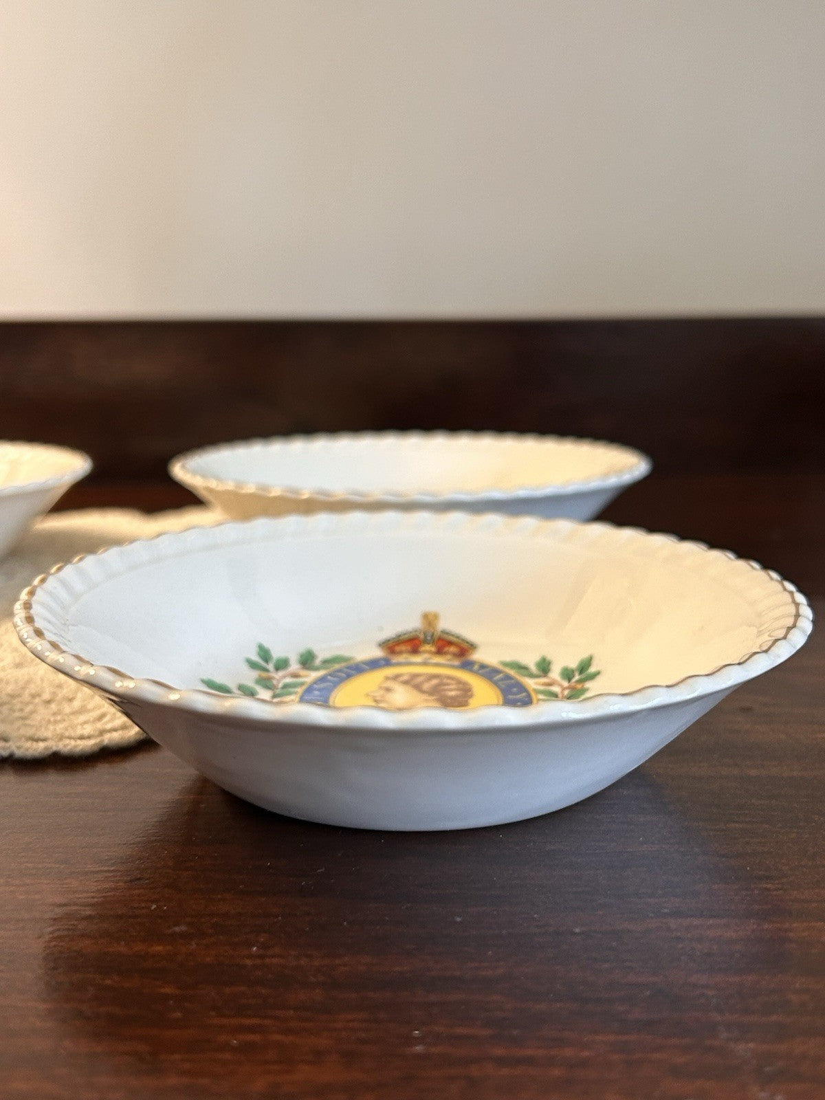 1953 Queen Elizabeth II Coronation Bowls x4 Johnson Australia Sovereign Pottery