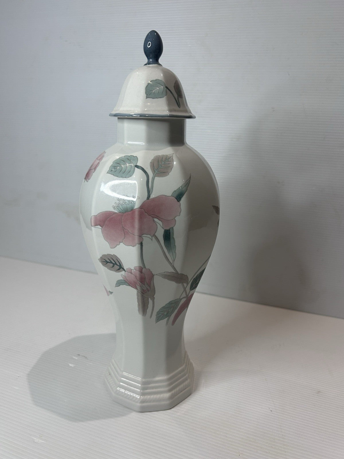 Mikasa Silk Flowers F3003 Pedestal Bowl & Lidded Vase Set – Japan Vintage