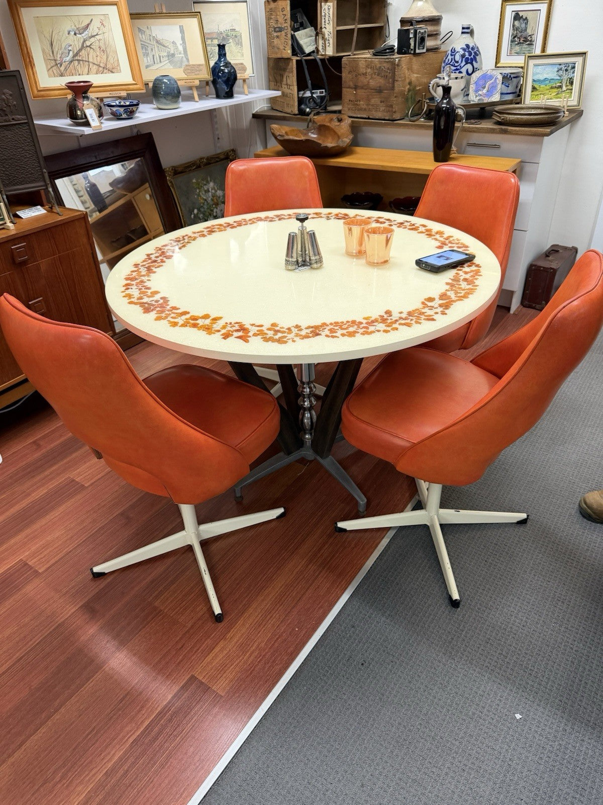 1970s Resin Floral Round Dining Table & 4 Orange Swivel Chairs Retro Vintage