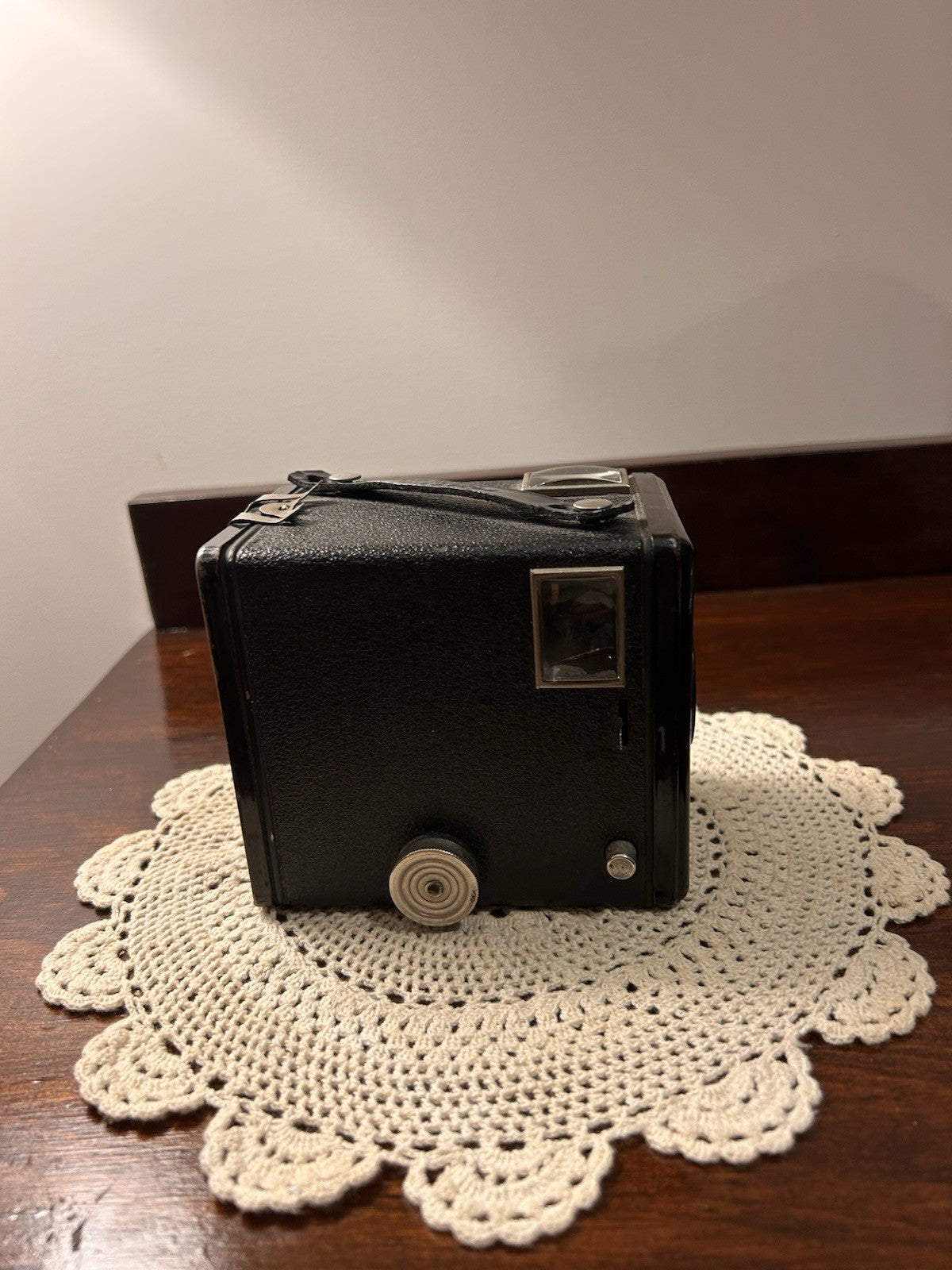 Kodak Six-20 Brownie C Box Camera 1946–1957 Vintage Collectible Made in England