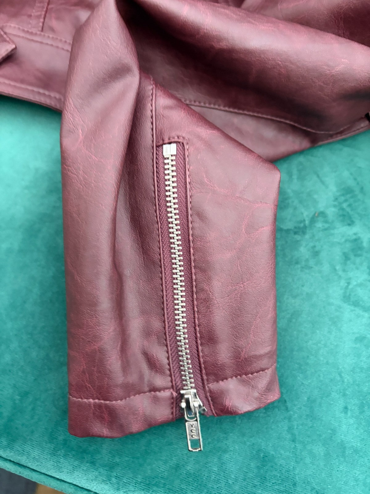 Dotti Womens Size 10 Burgundy Faux Leather Biker Jacket Cropped Moto Zip