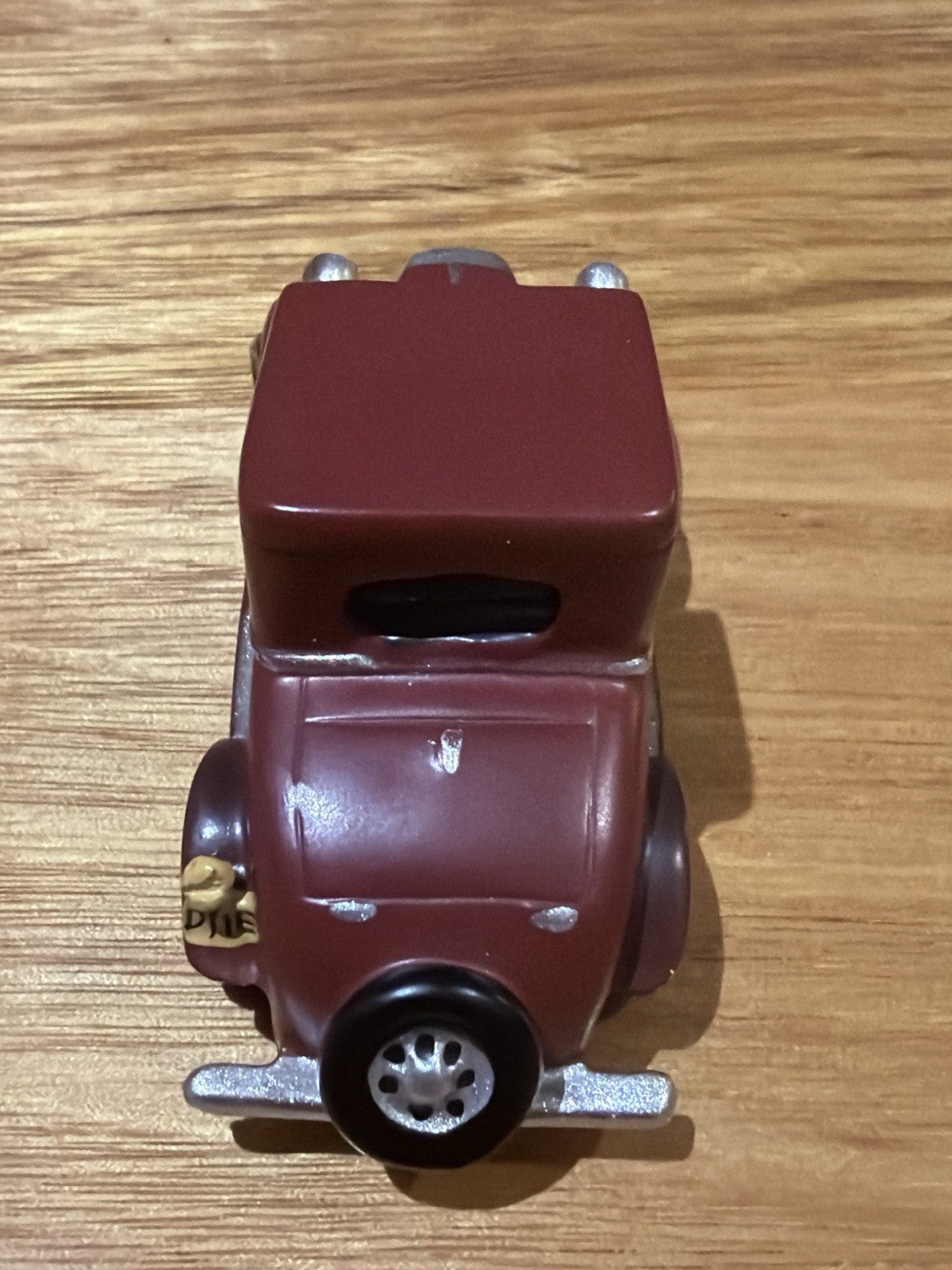 Hawthorne Village Red Car 2000 Classic Vintage Village Accessory 14-07997-002