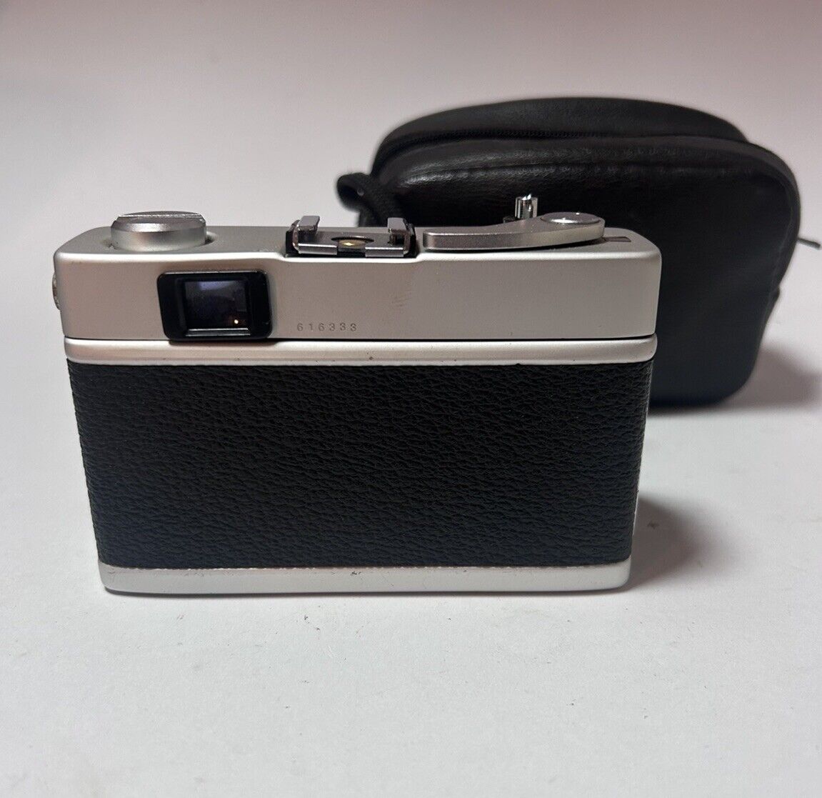 KONICA C35 AUTOMATIC 35MM FILM CAMERA WITH CASE - MADE IN JAPAN - WORKING