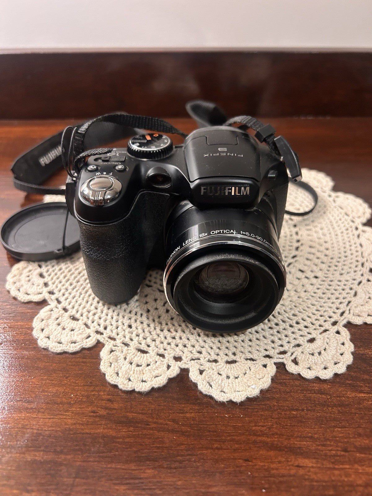 Fujifilm FinePix S2980 Digital Camera 18x Optical Zoom Boxed 14MP Tested