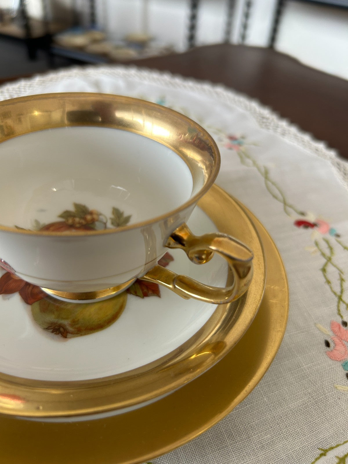 Vintage Westminster Fine China 22ct Gold Rimmed Fruit Tea Cup Trio