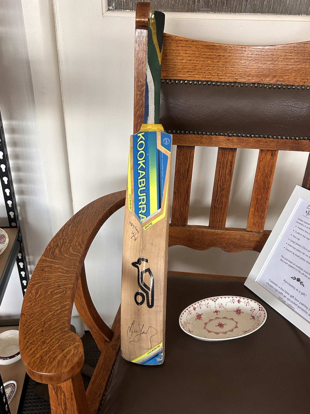 Signed Dean Jones Kookaburra Ignite Pro 600 Cricket Bat Kevin Peters Auto 