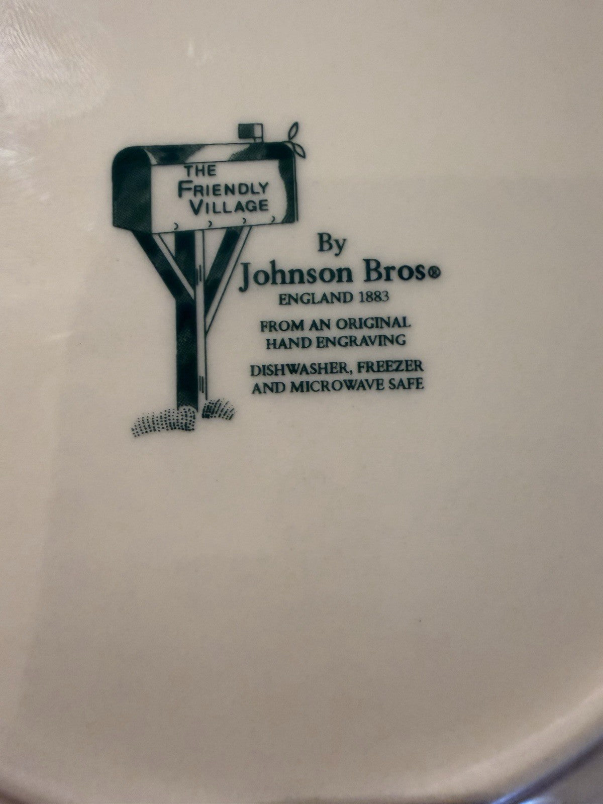 Johnson Bros Friendly Village Christmas Tree Square Plate England 19cm