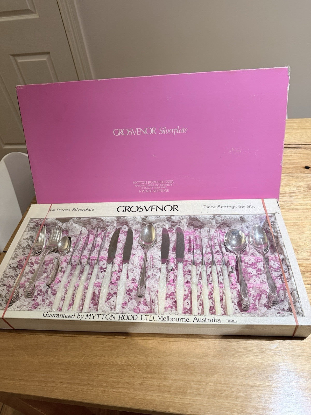 Grosvenor Laureate 44pc Silverplate Cutlery Set Boxed Pearlex AU