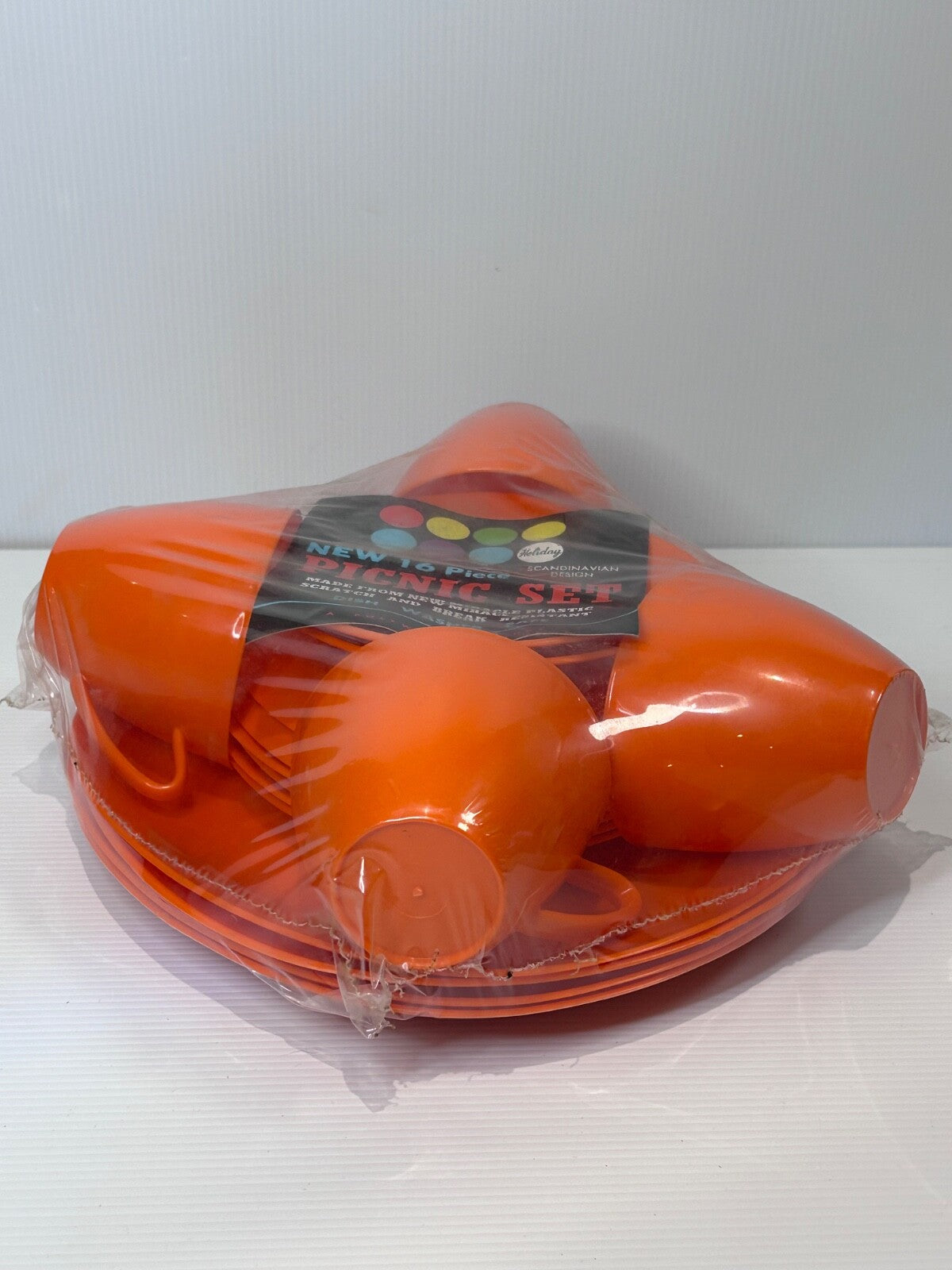 Holiday 16 Piece Picnic Set – Circa 1967–1970 | Sealed Retro Mid-Century Design