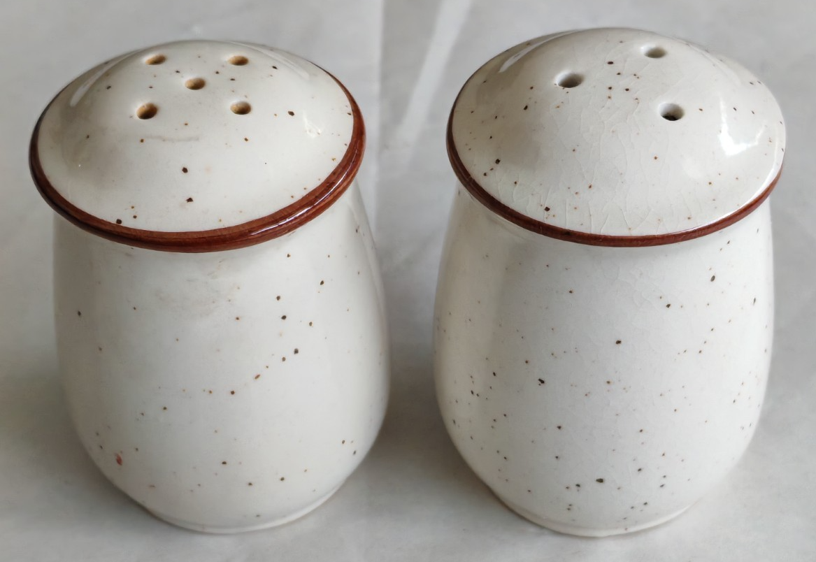 Vintage Floral Ceramic Salt & Pepper Shakers – Hand-Painted Poppy Design
