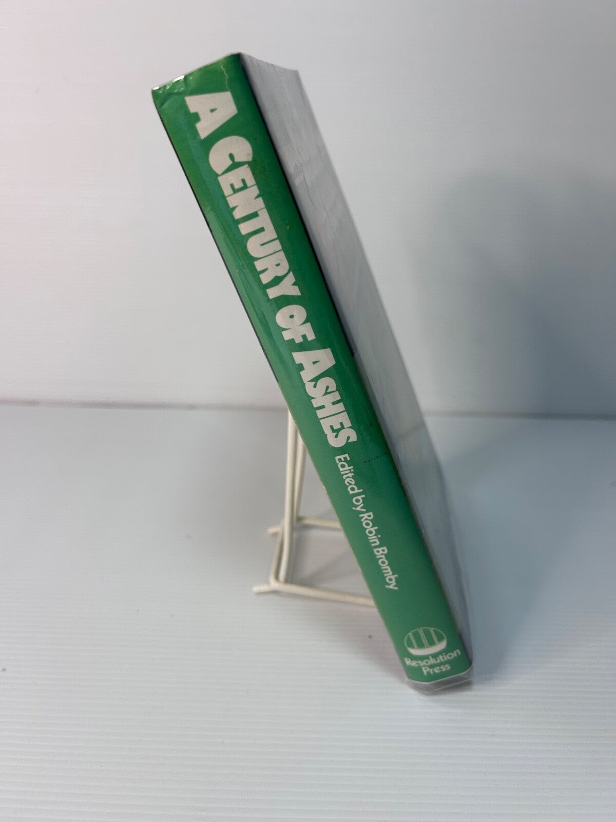 A Century of Ashes Cricket Anthology 1982 HC DJ Robin Bromby Test Series