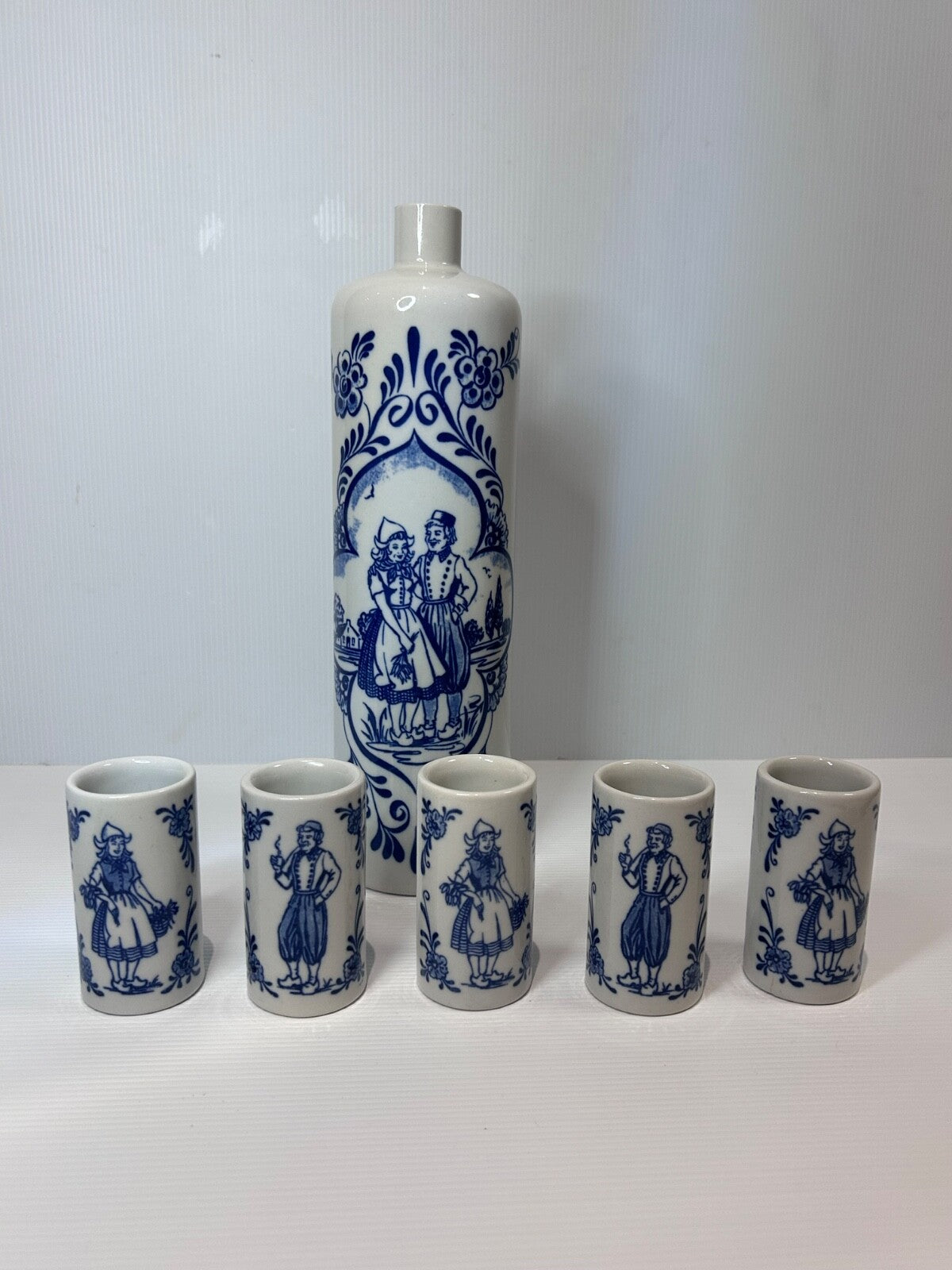Vintage 1970s-80s Ceramarte Blue & White Ceramic Decanter & 5 Shot Glasses – Dut