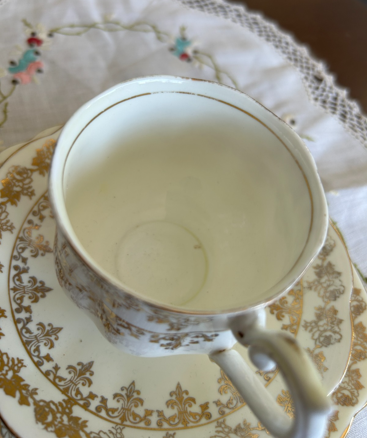 Royal Albert Tea cup, saucer and side plate Trio Reg 769057 (1930s) England