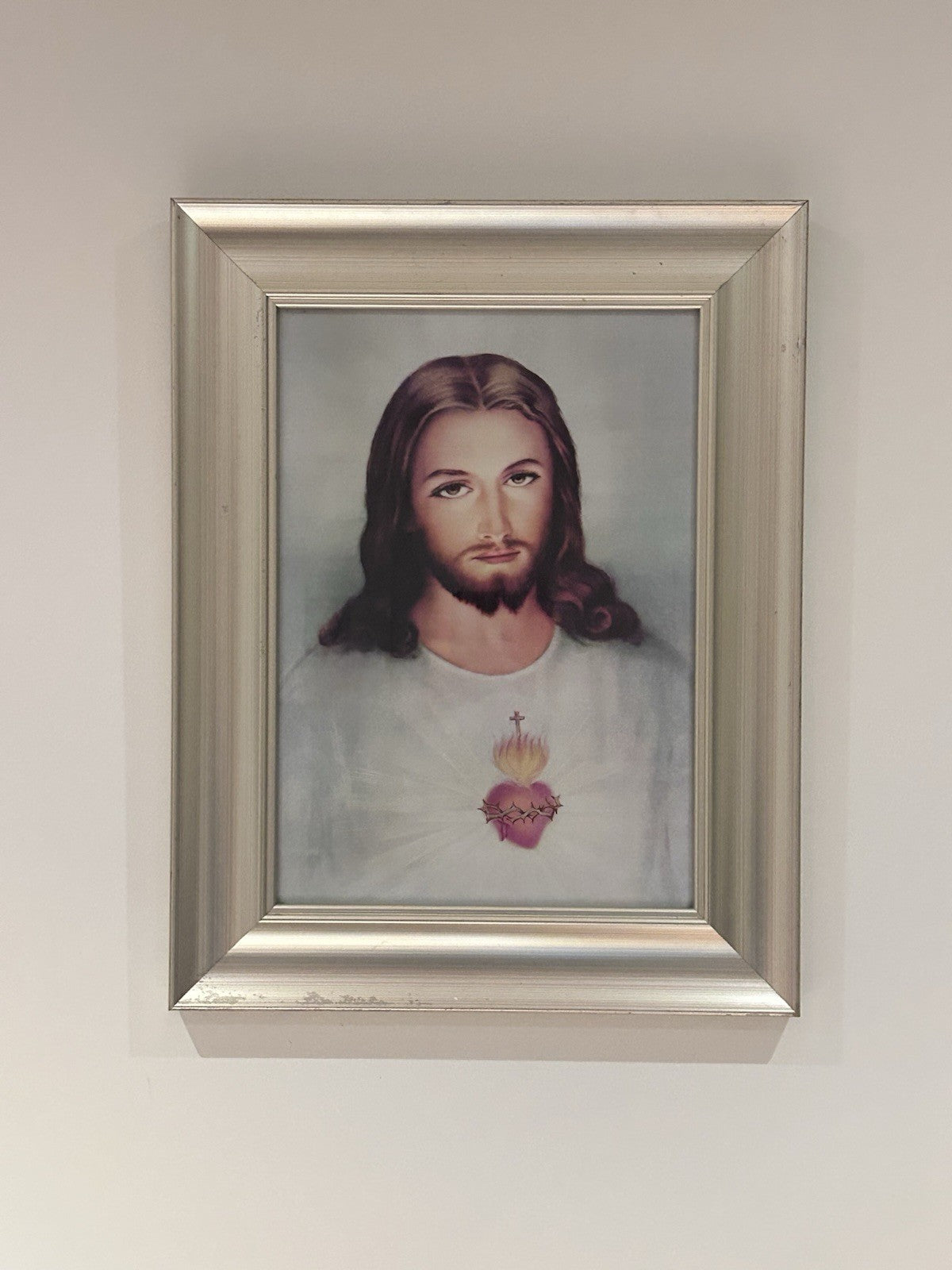 Vintage Sacred Heart of Jesus Framed Print – 1960s Devotional Art 55x43cm
