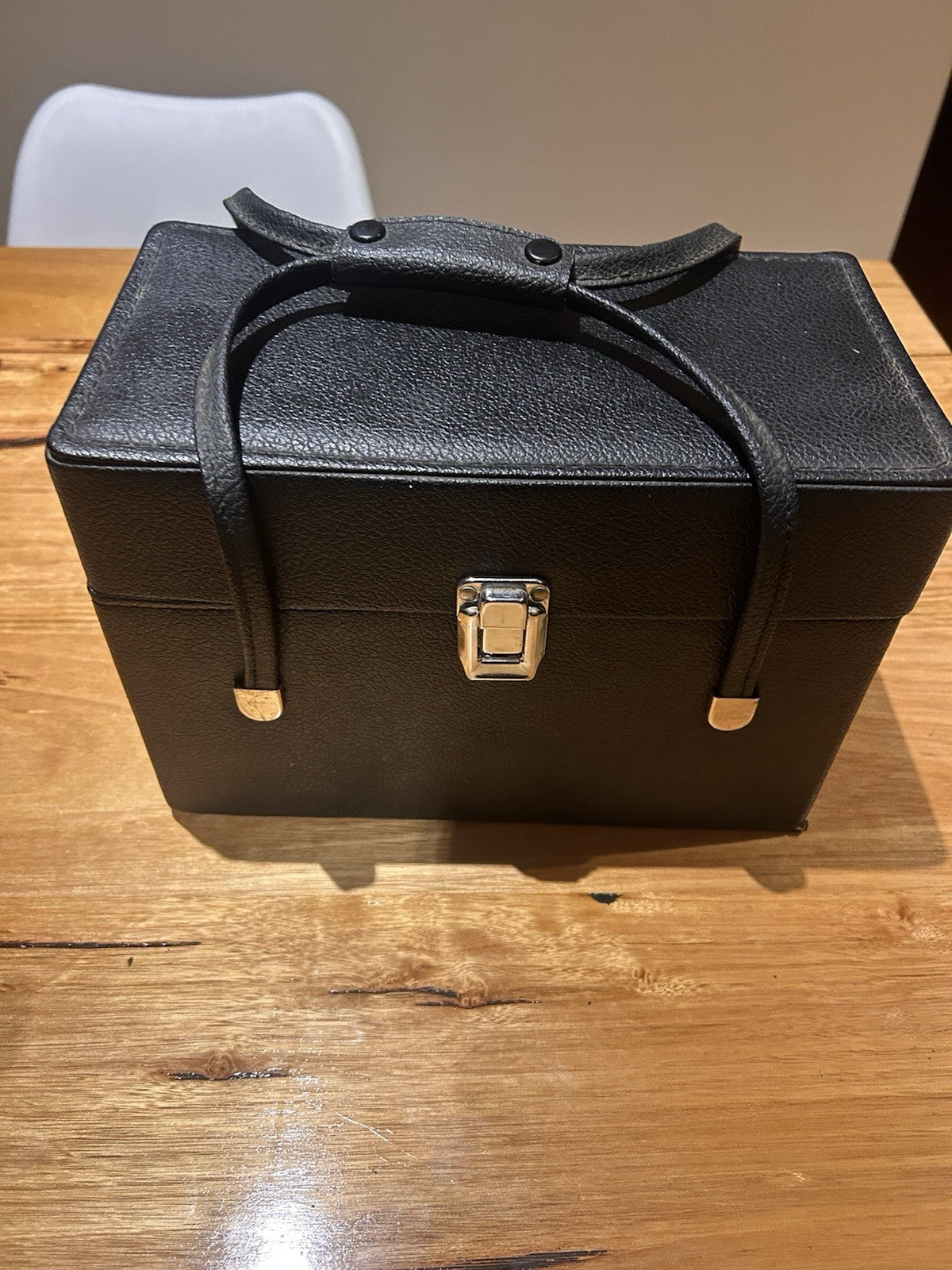 Magnon DLS Super 8 Film Projector Instaload + Case Powers On Vintage