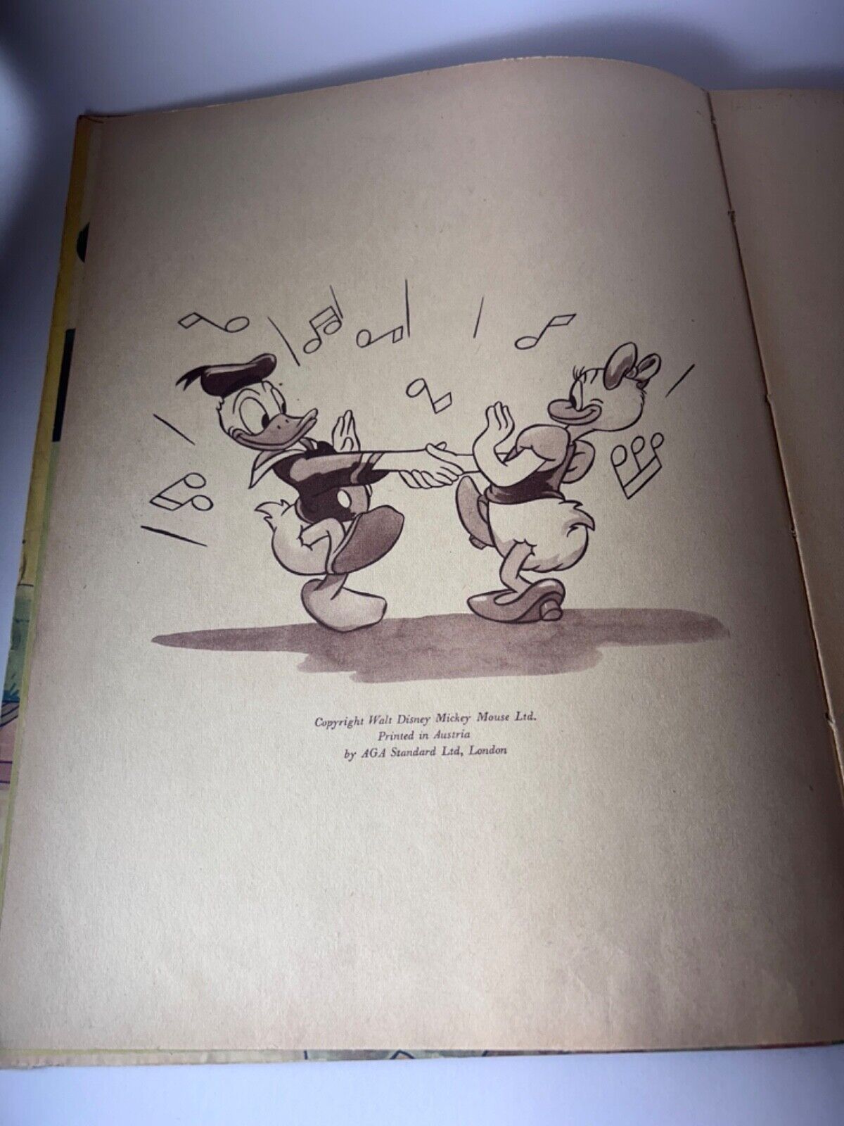 Circa 1945 Donald Duck's Wonder Book Copyright Walt Disney Mickey Mouse Ltd RARE