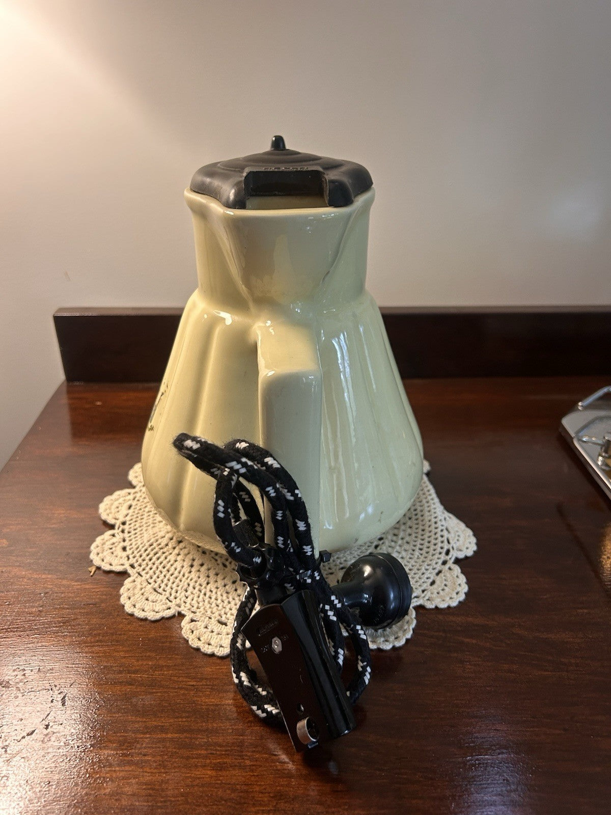 Hecla Electric Jug Kettle 1930s 1940s Ceramic Bakelite Vintage Australia