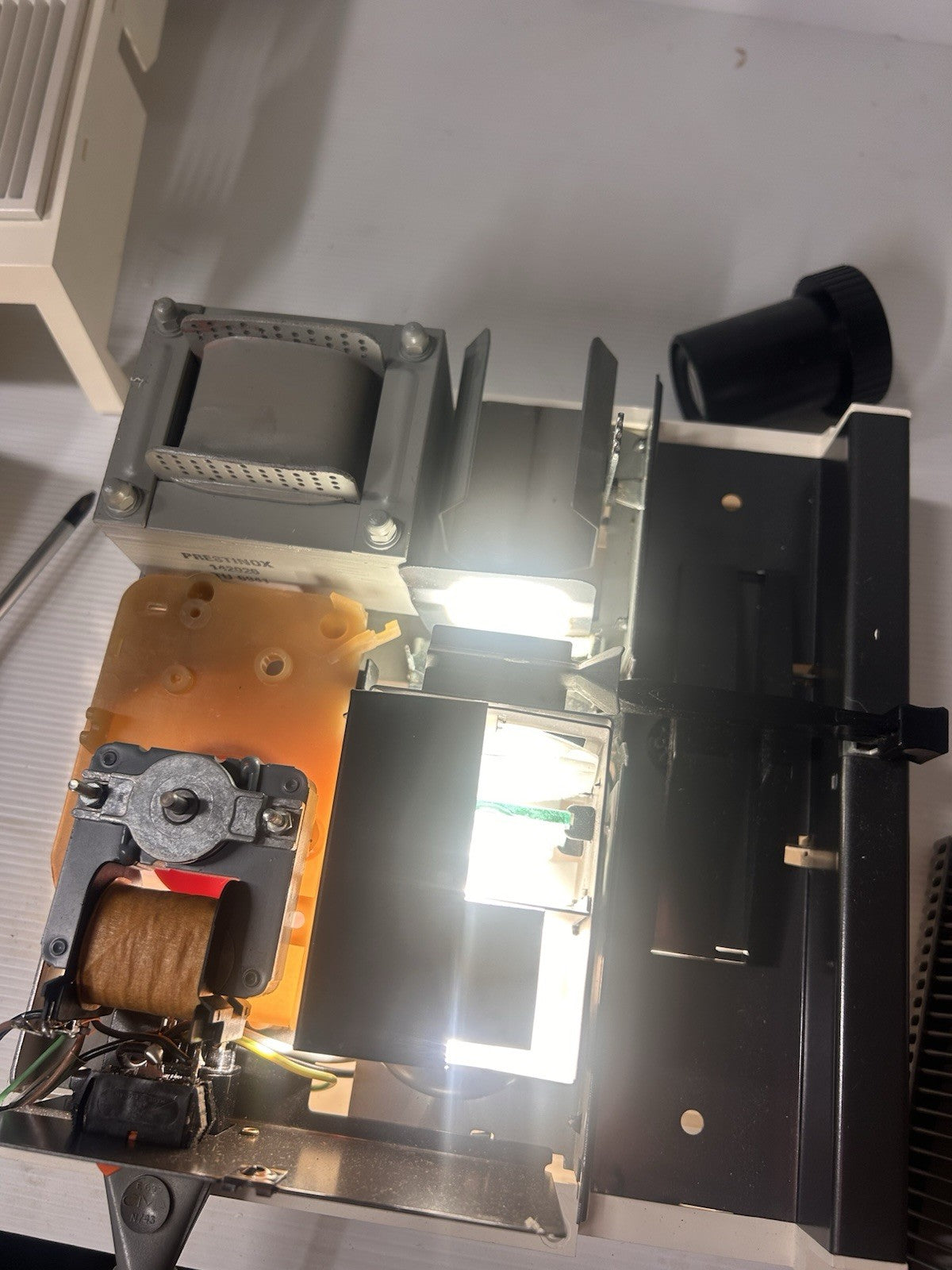 Titan ColorSlide IQ Semi-Automatic 35mm Slide Projector W. Germany + Manual