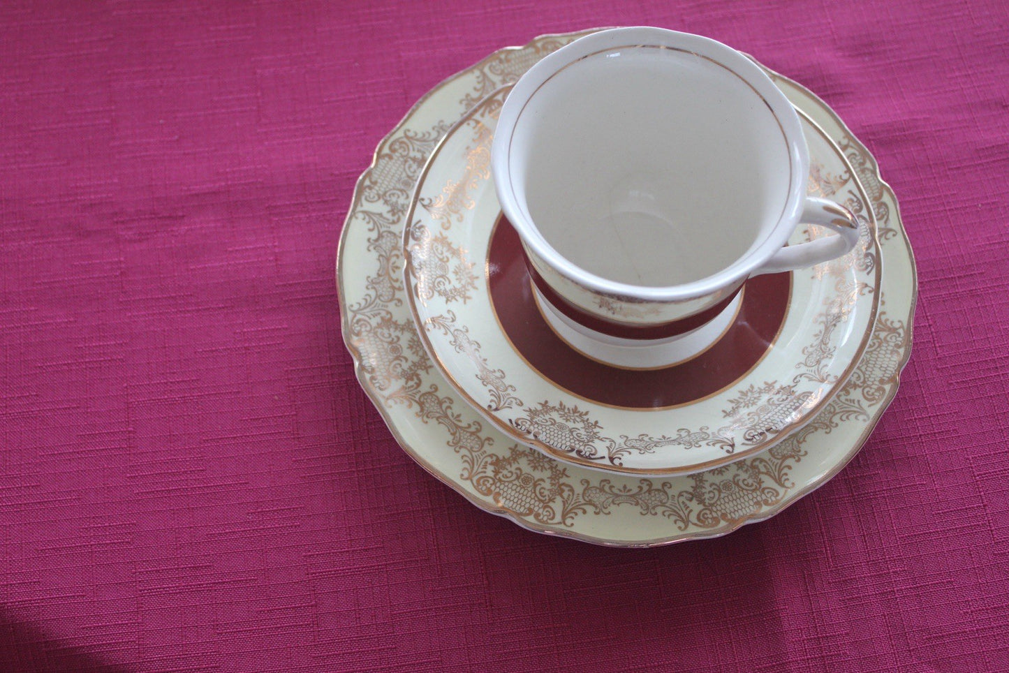 Midwinter Porcelain Burgundy & Gilt Dinner Tea Set for  6 England Vintage