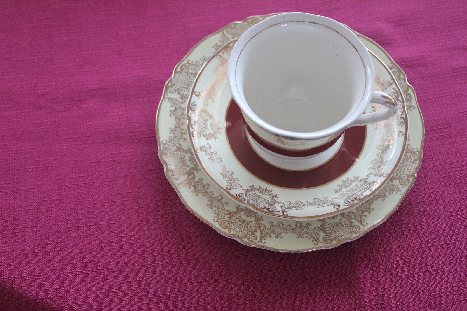 Midwinter Porcelain Burgundy & Gilt Dinner Tea Set for  6 England Vintage