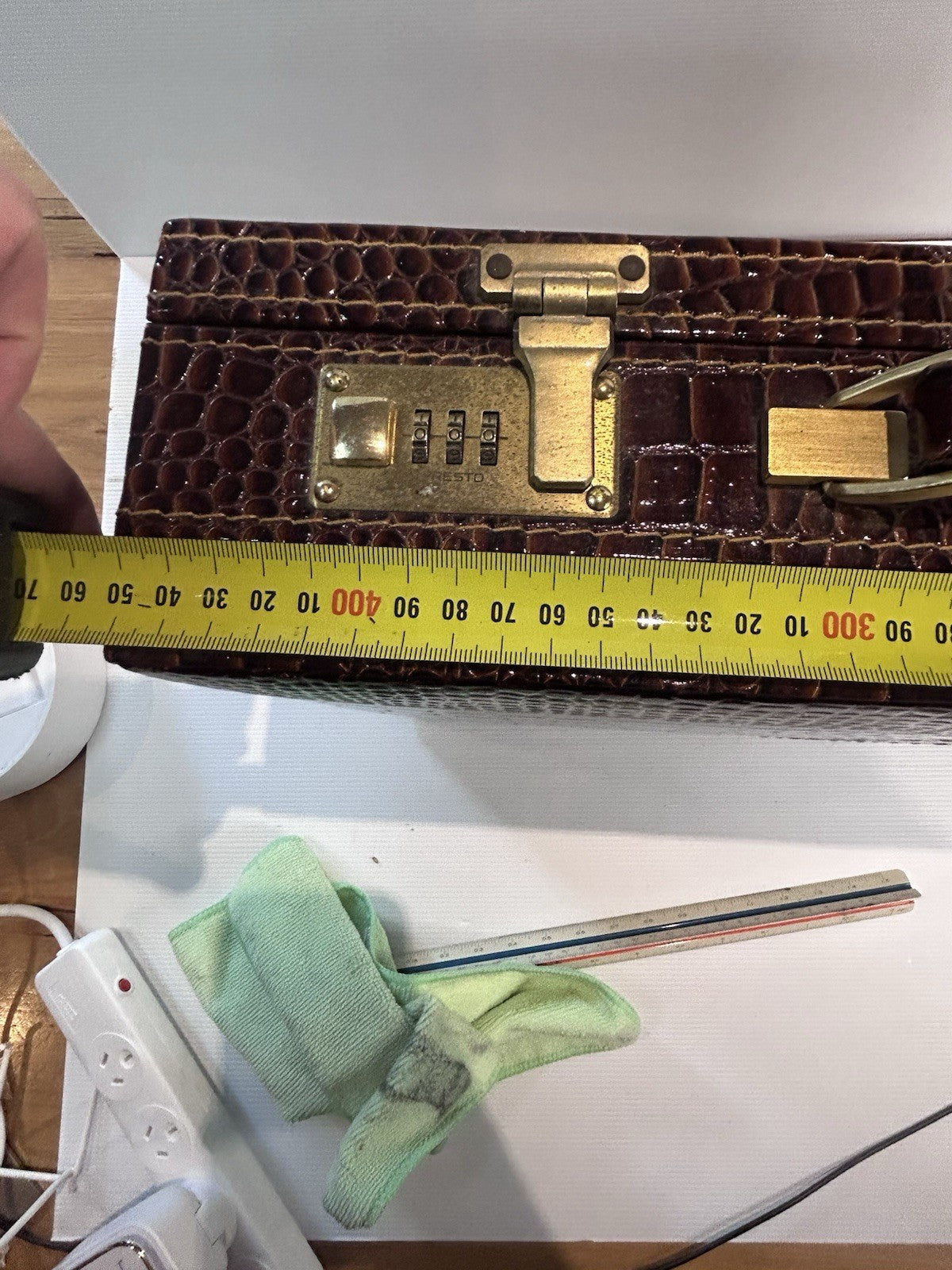 Vintage Faux Croc Leather Briefcase with Combo Lock – Retro Executive Case