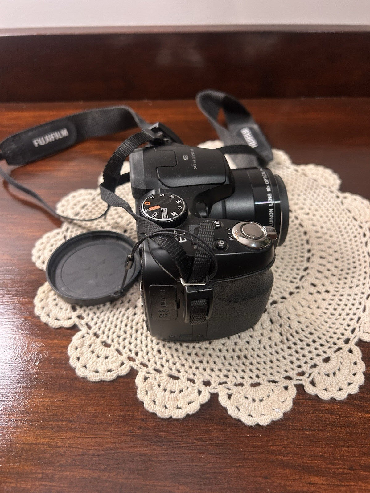 Fujifilm FinePix S2980 Digital Camera 18x Optical Zoom Boxed 14MP Tested