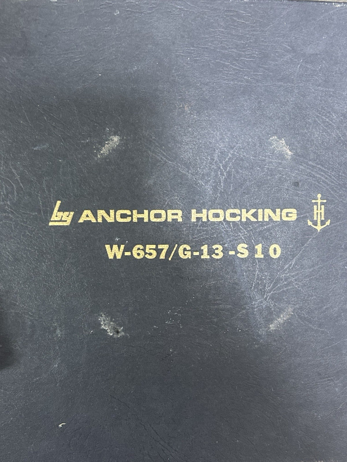 Anchor Hocking Milk Glass Grape Bowl 20cm Gold Rim Boxed Vintage USA