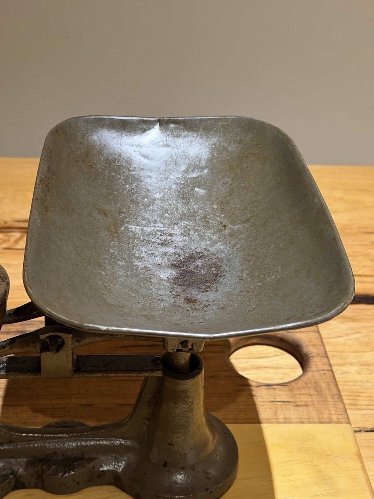 Vintage Metters Sydney Cast Iron Balance Scales w Weights Apothecary