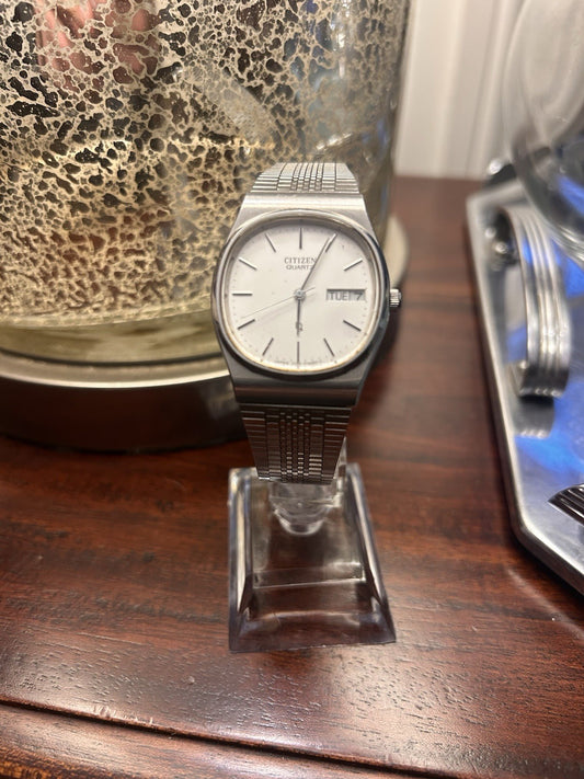 Citizen Quartz Day Date Watch 4-711513 c1980 Japan Steel Vintage Runs New Batt