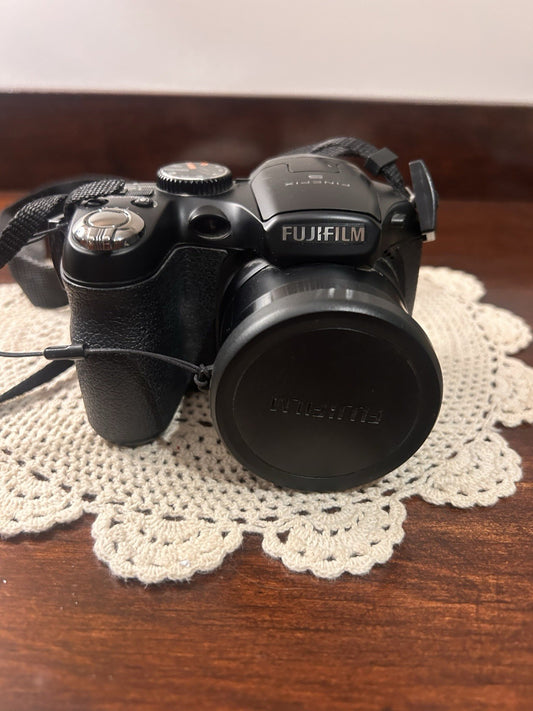 Fujifilm FinePix S2980 Digital Camera 18x Optical Zoom Boxed 14MP Tested