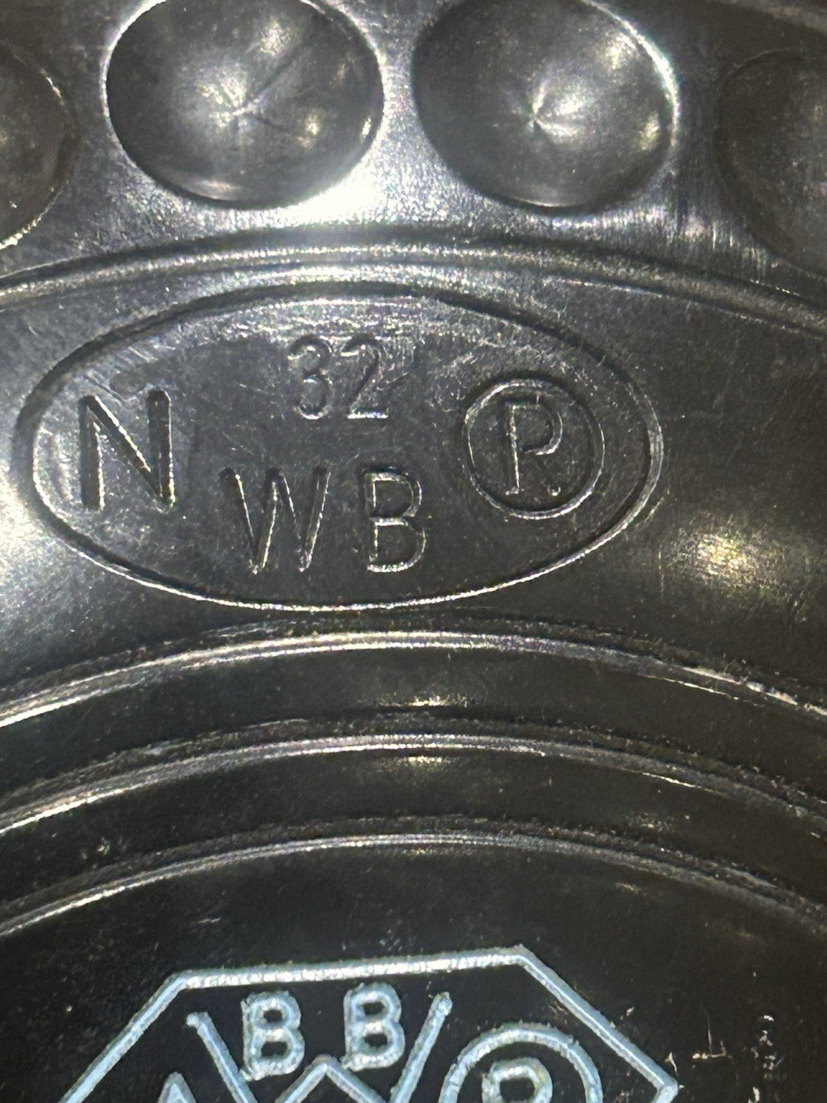 Taylor Vector Size 4 X-Heavy Lawn Bowls Approved 2032 Dual Stamp Boxed