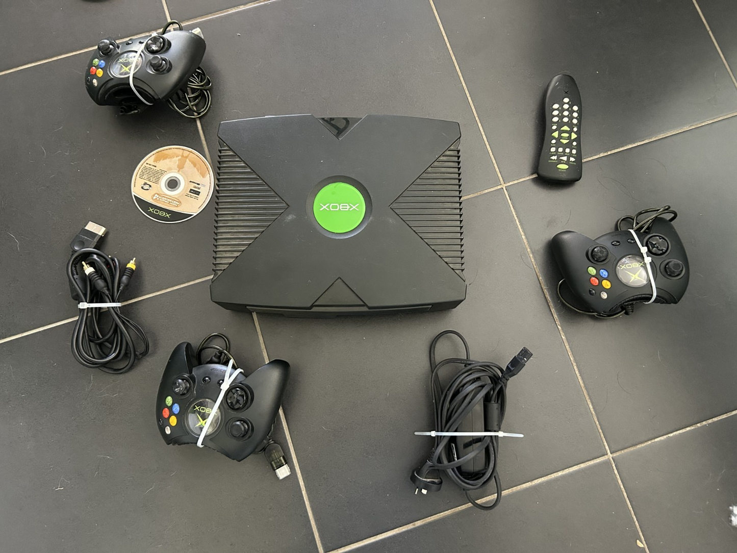 Microsoft Original Xbox Console Bundle + 3 Controllers + DVD Kit + THPS4 –Tested
