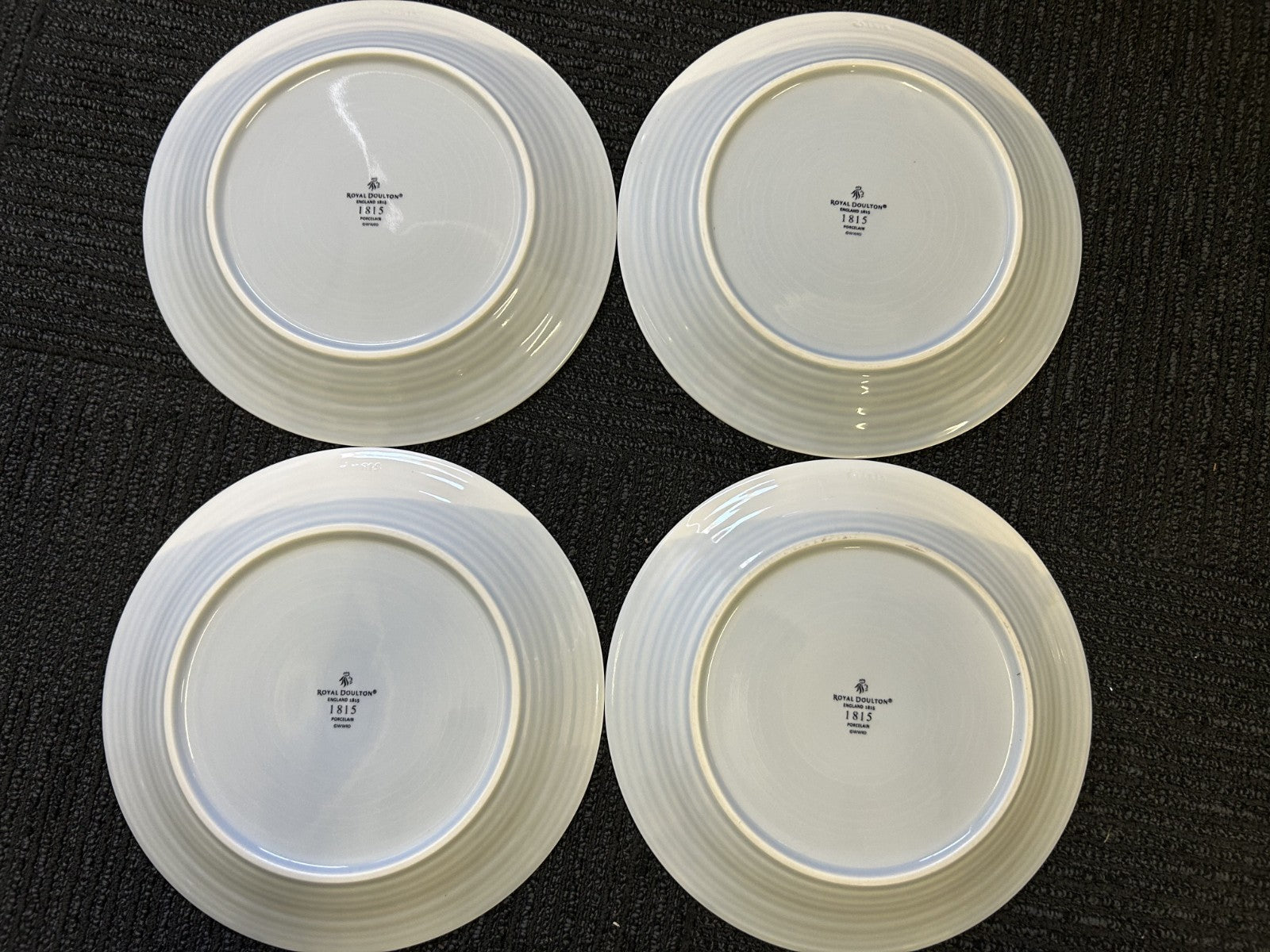 Royal Doulton 1815 White/Blue Porcelain Dinner Plates 26cm Set of 4 England