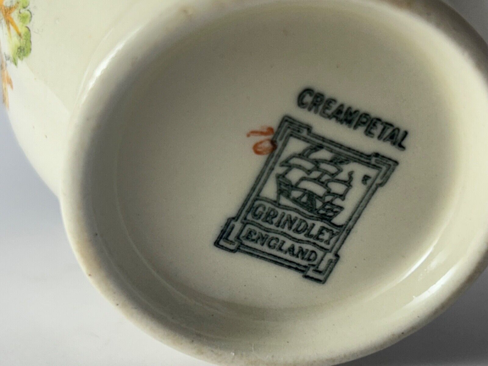 VINTAGE GRINDLEY ENGLAND CREAMPETAL CREAMER Circa 1950s