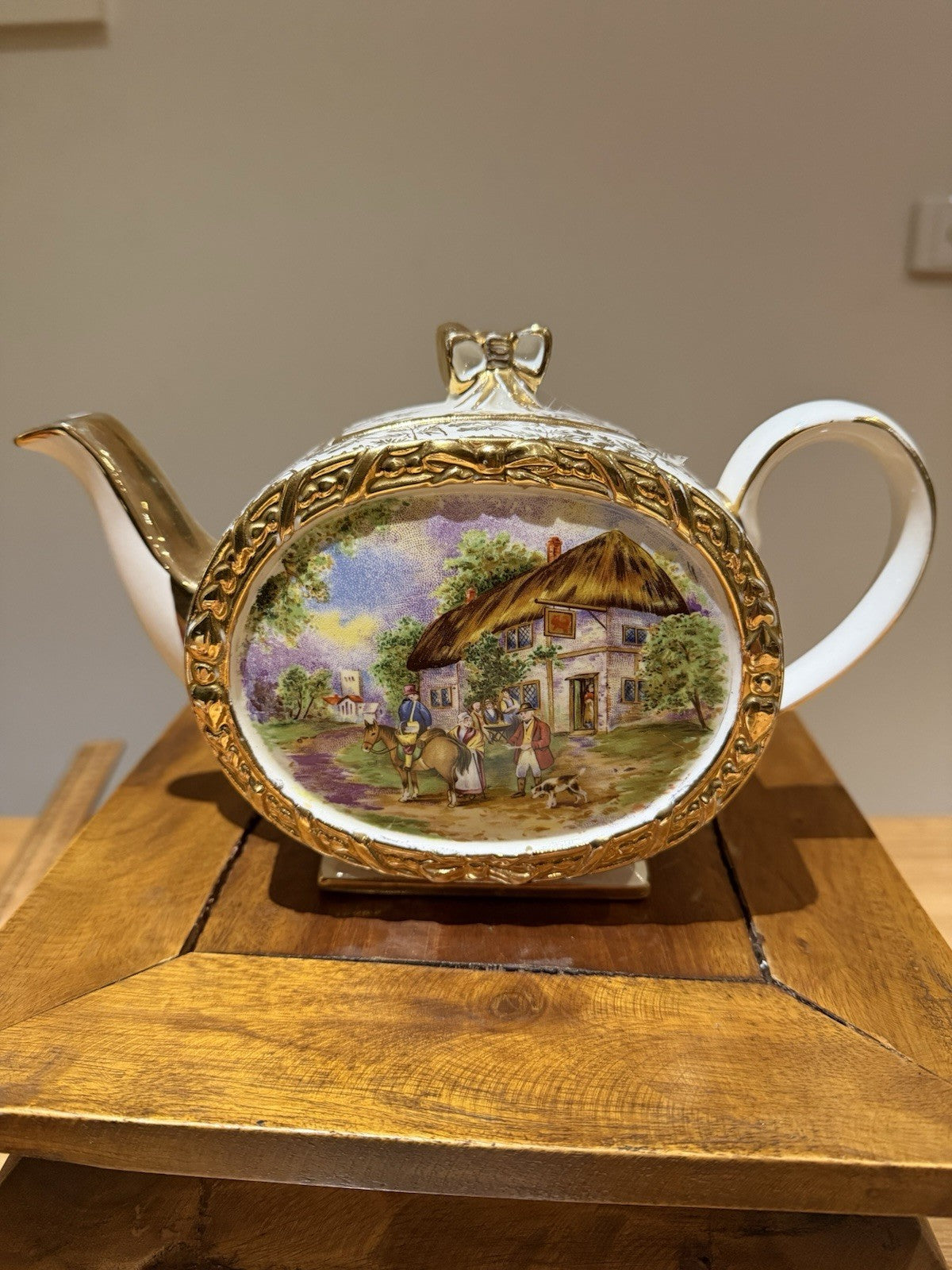 Vintage Teapot Sadler Style Cottage Scene Gold Gilt Transferware England