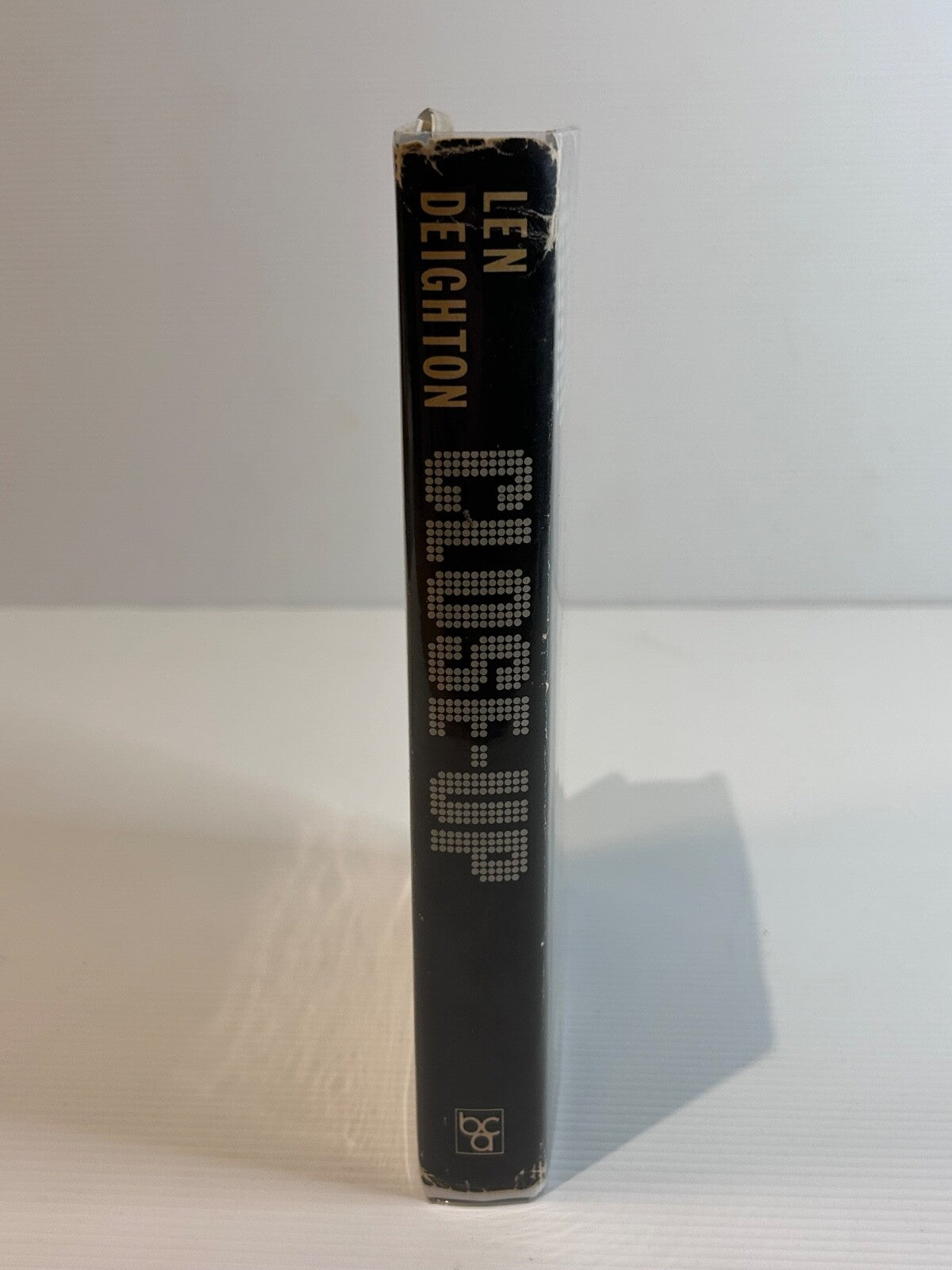 Len Deighton Close-Up 1973 HC DJ Book Club Ed Hollywood Satire Thriller
