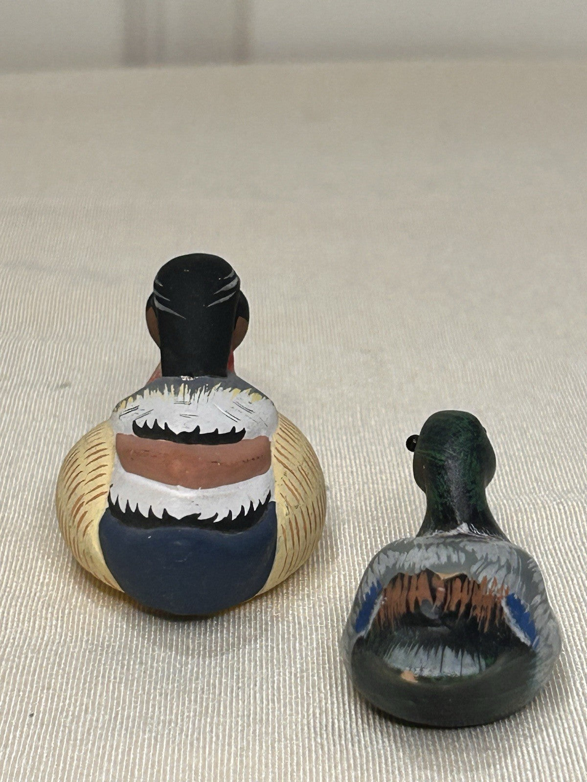 Hand Painted Ceramic Duck Figurines x2 – Mini Folk Art Décor Ducks