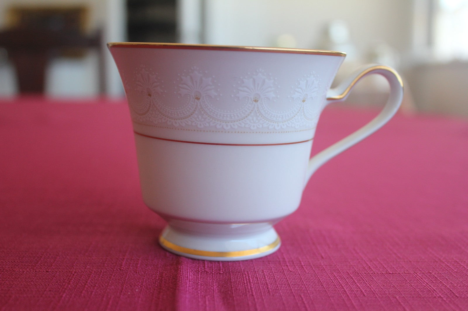 Noritake Caledonia 7091 Dinner Set Japan Embossed Gold Rim Vintage