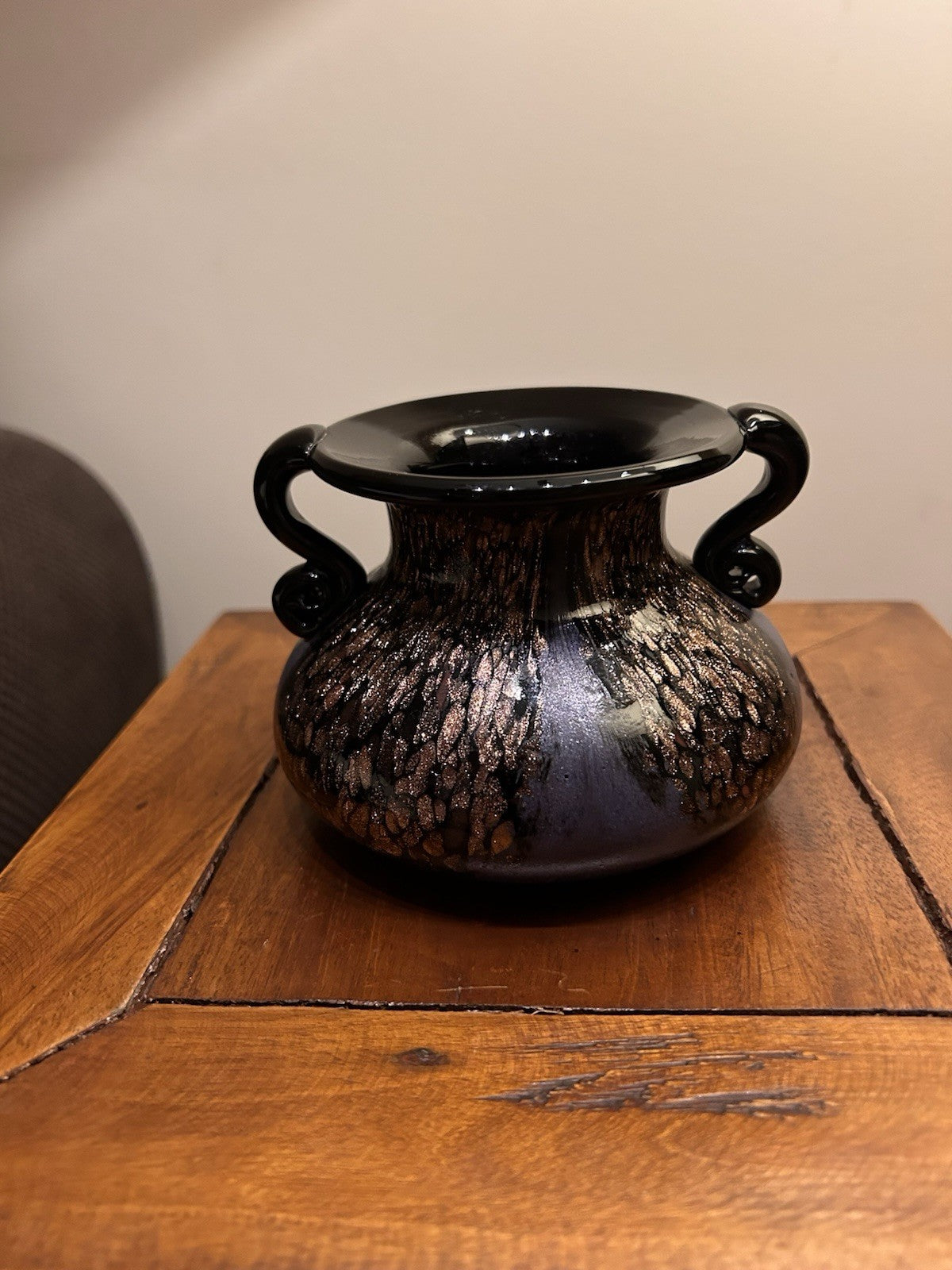 Dale Tiffany Style Art Glass Amphora Vase Black Copper Aventurine Pot Belly