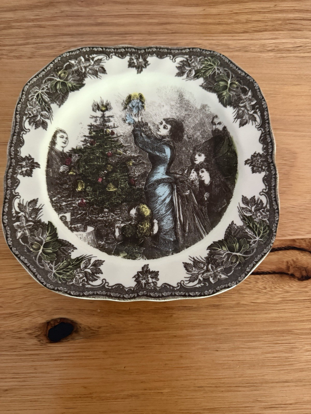 Johnson Bros Friendly Village Christmas Tree Square Plate England 19cm