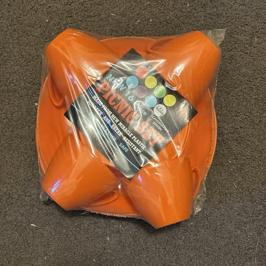 Holiday 16 Piece Picnic Set – Circa 1967–1970 | Sealed Retro Mid-Century Design