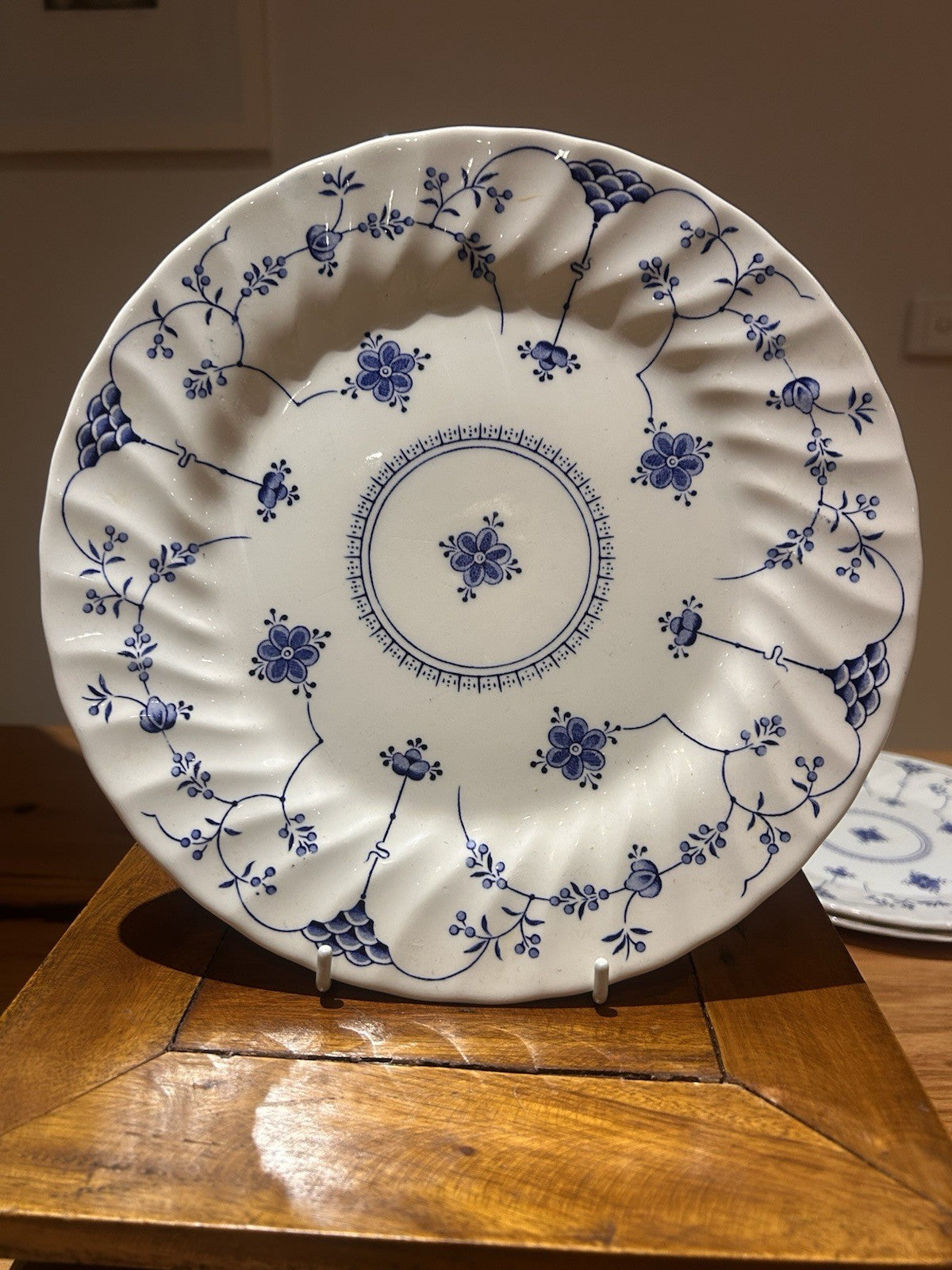 Myott Finlandia Plate Blue White Staffordshire 1982 25cm Vintage England