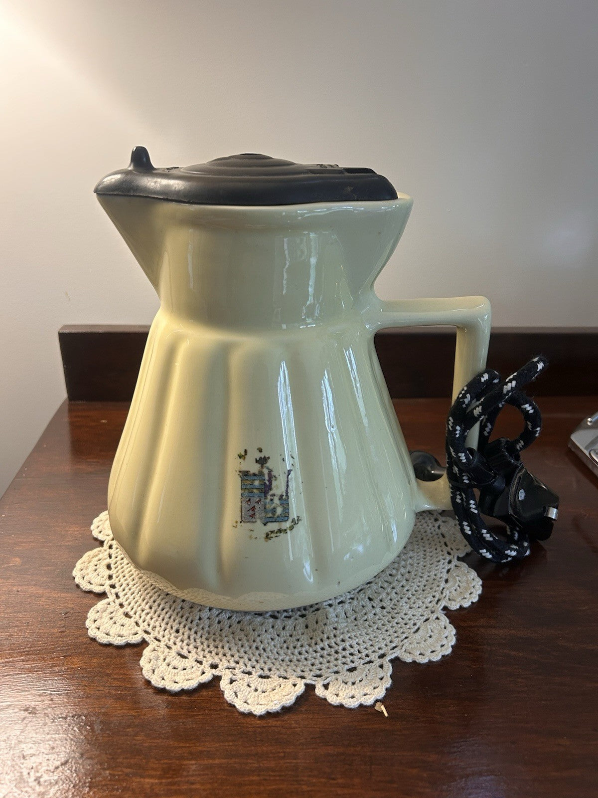 Hecla Electric Jug Kettle 1930s 1940s Ceramic Bakelite Vintage Australia