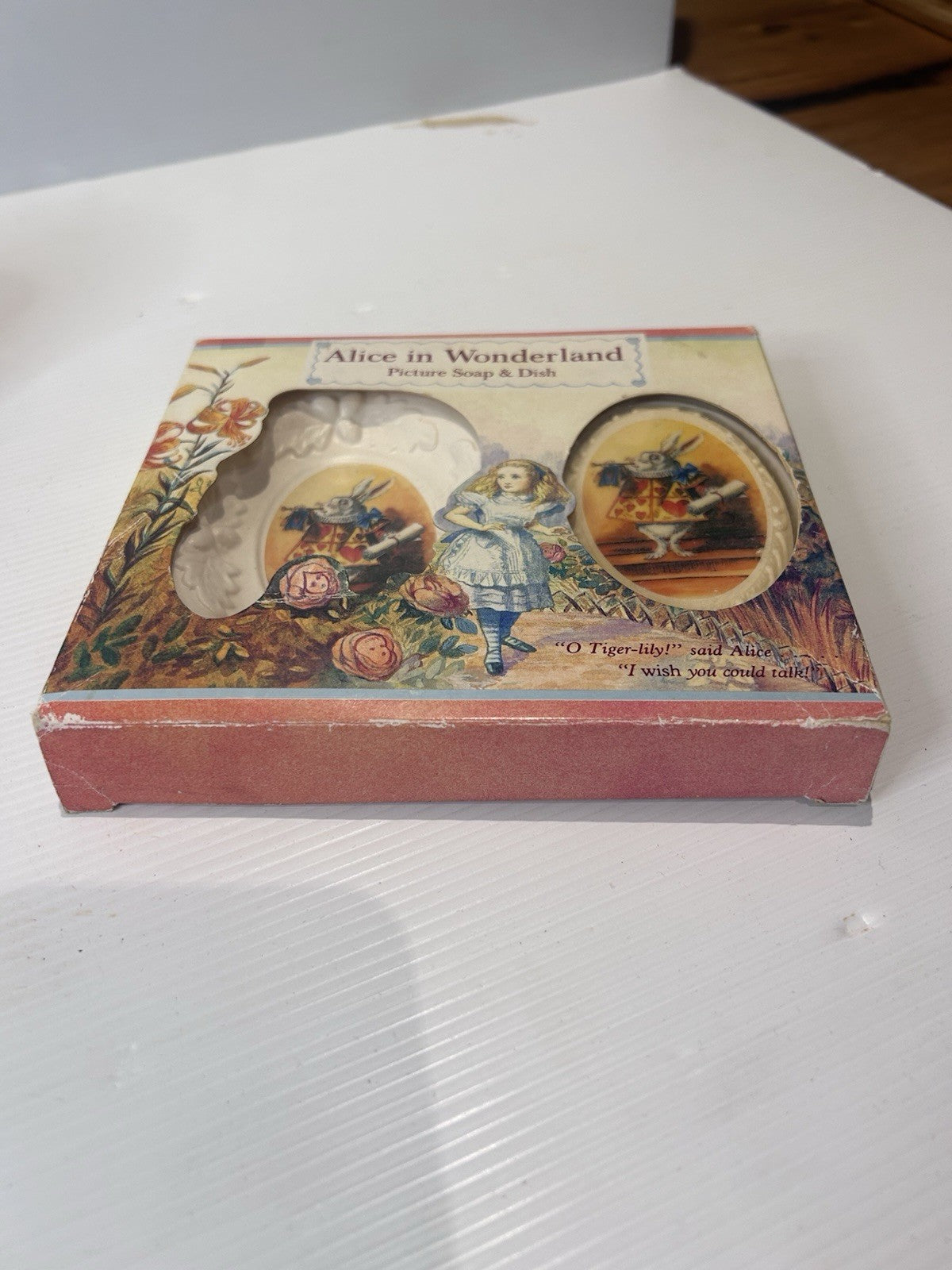 Vintage 1993 Alice in Wonderland Soap & Ceramic Dish Set – New in Box, UK Made