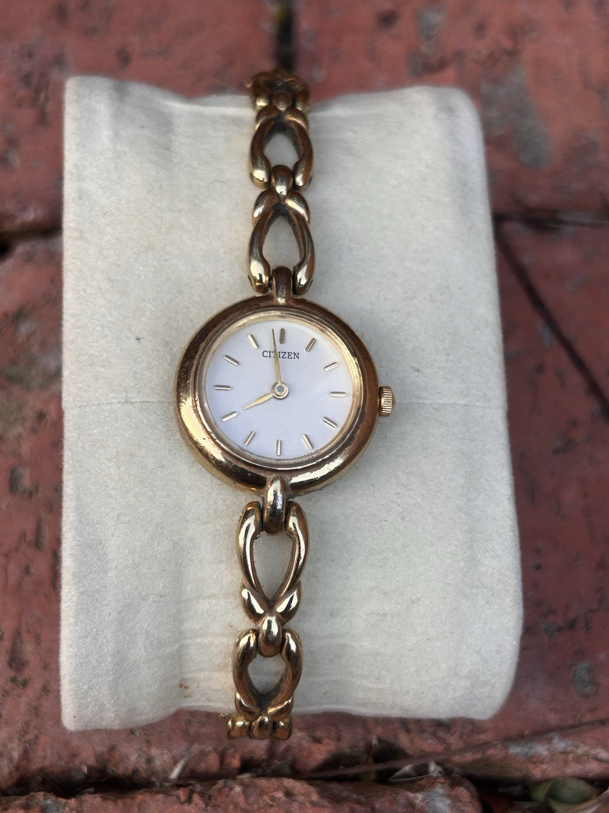 Vintage Citizen Ladies Gold Tone Bracelet Watch Quartz YPM New Battery