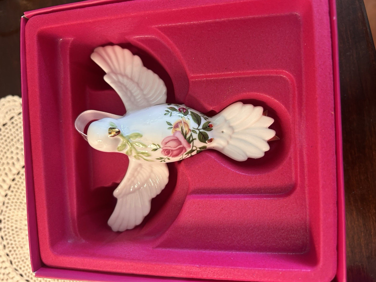 Royal Albert Old Country Roses Dove Ornament Boxed Porcelain Hanging Bird