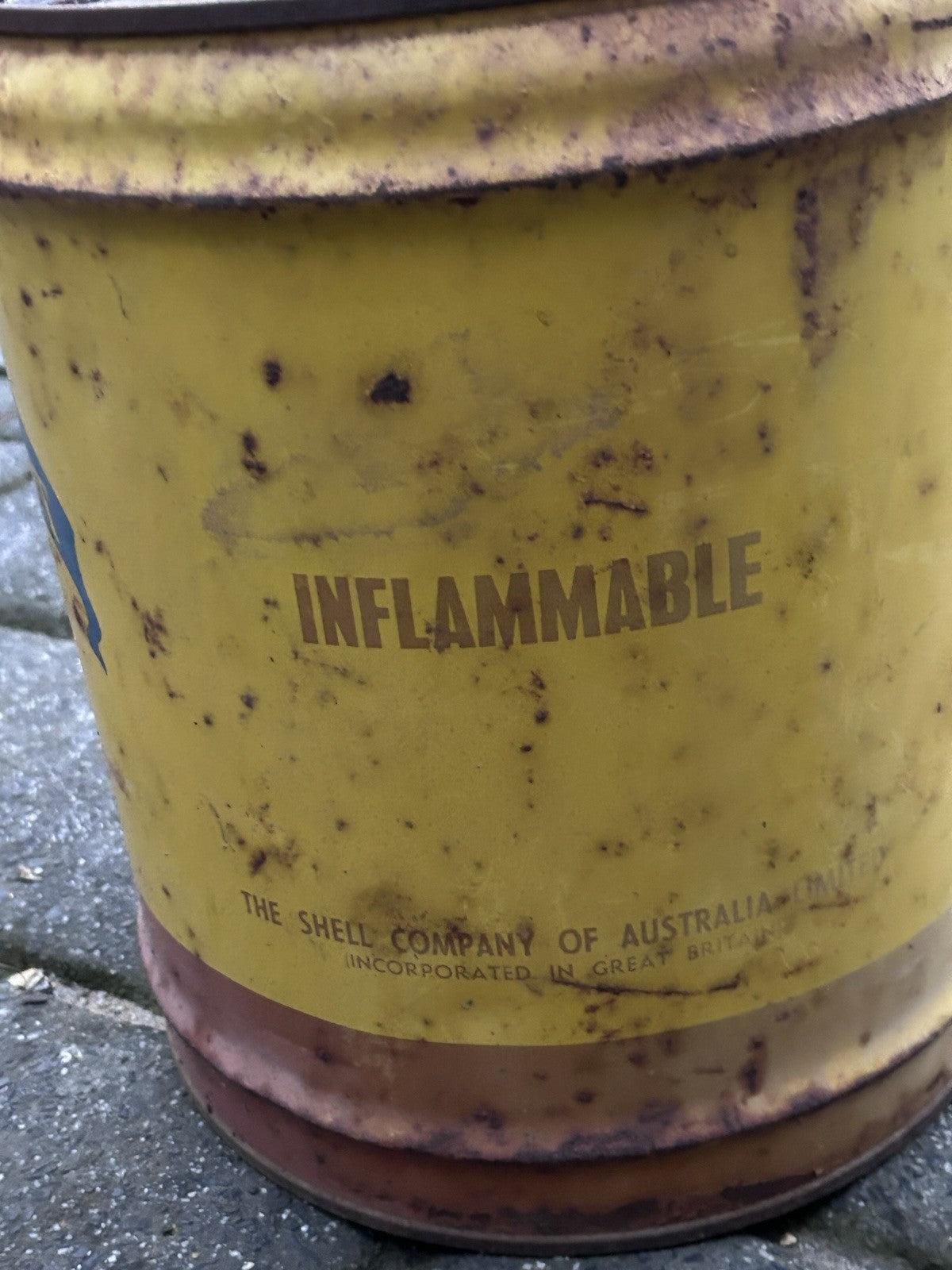 Vintage Shell Blue Pennant Kerosene Tin 4 Gal Yellow Petrol Can Inflammable