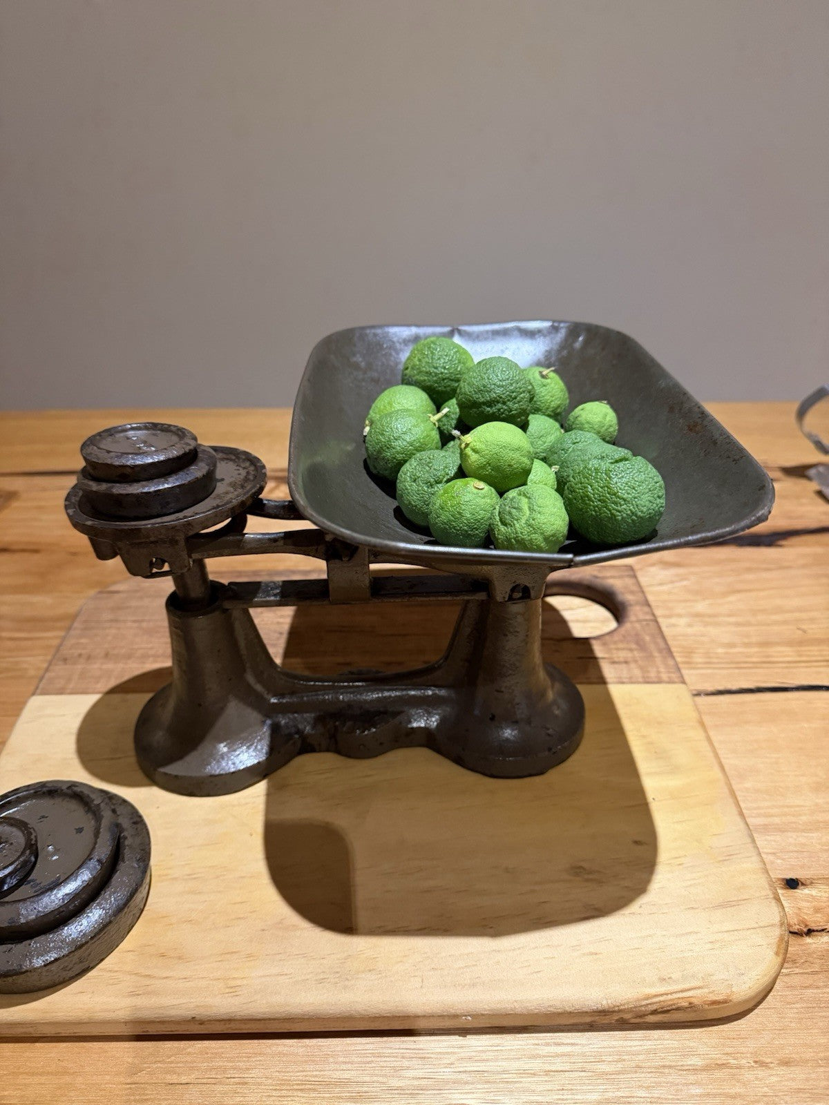 Vintage Metters Sydney Cast Iron Balance Scales w Weights Apothecary