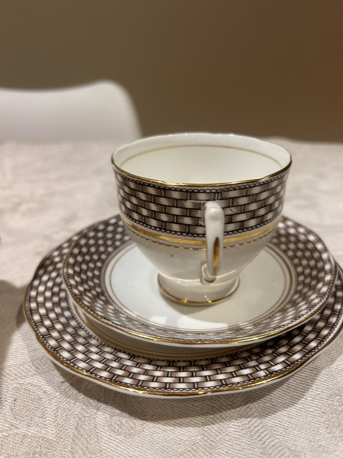 Salisbury Basket Fine Bone China Tea Set for Two – 2 Trios – England