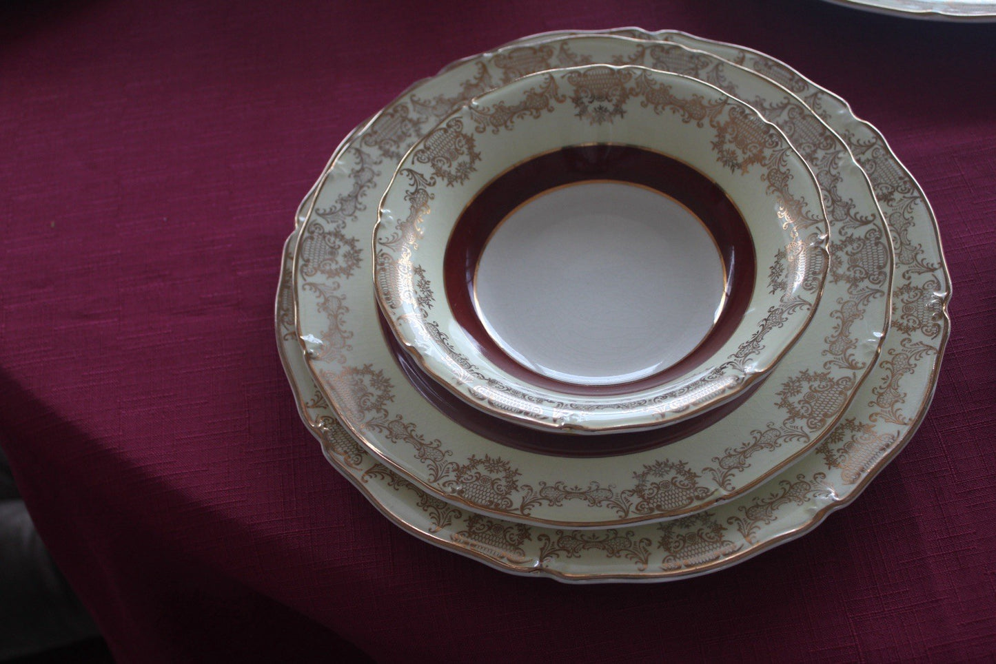 Midwinter Porcelain Burgundy & Gilt Dinner Tea Set for  6 England Vintage